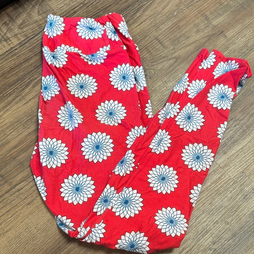 LuLaRoe Red and White Floral Leggings